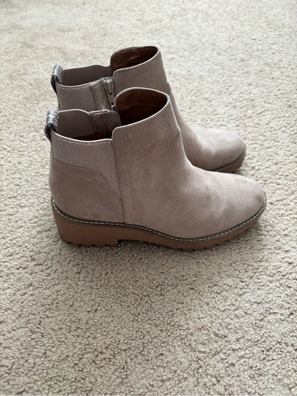 Universal Thread Women’s Booties Tan Suede